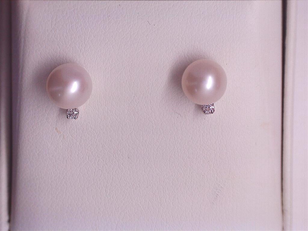 Pearl Earring