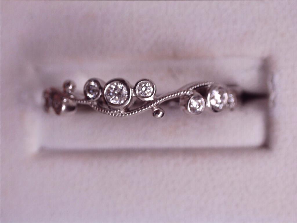 Diamond Wedding Bands - Women'