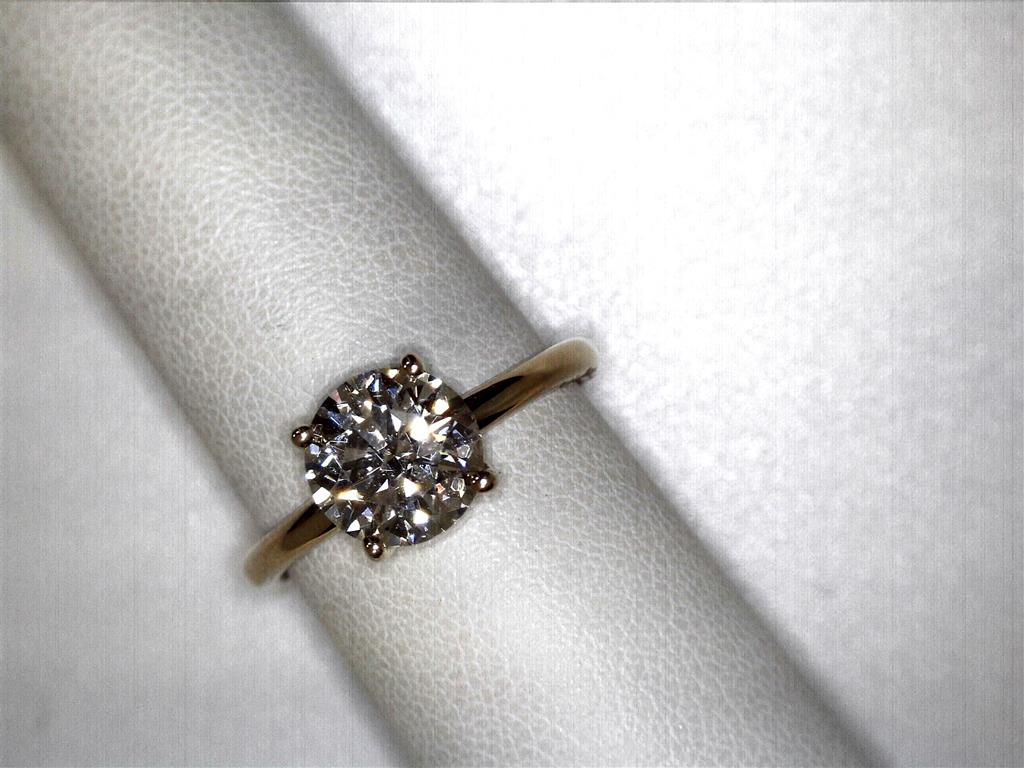 LAB GROWN DIAMOND ENGAGEMENT RING