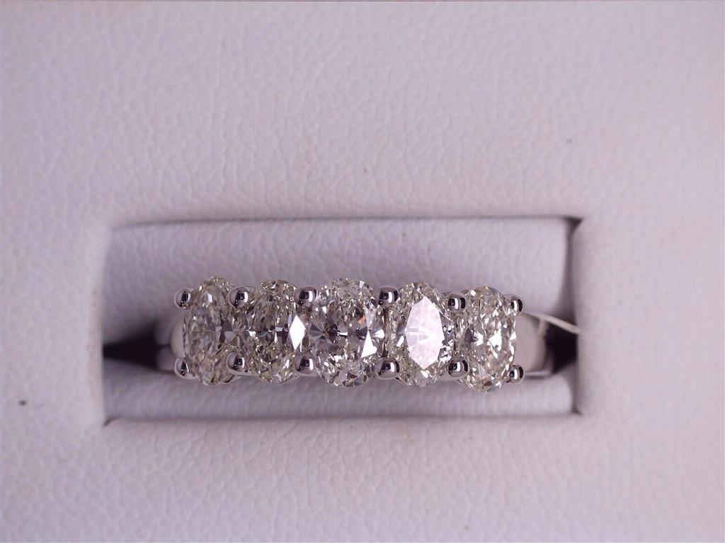 Diamond Wedding Bands - Women'