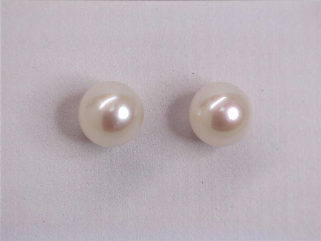 Pearl Earring
