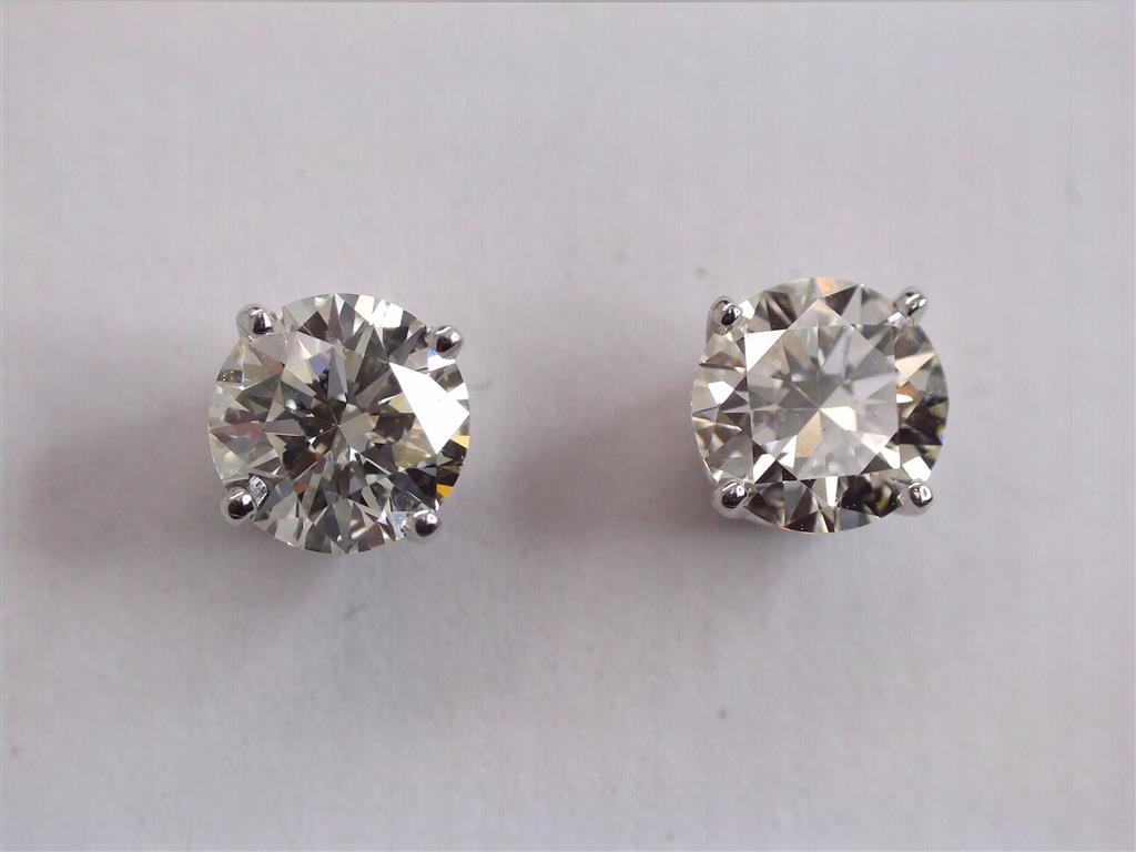 Diamond Stud Earring
