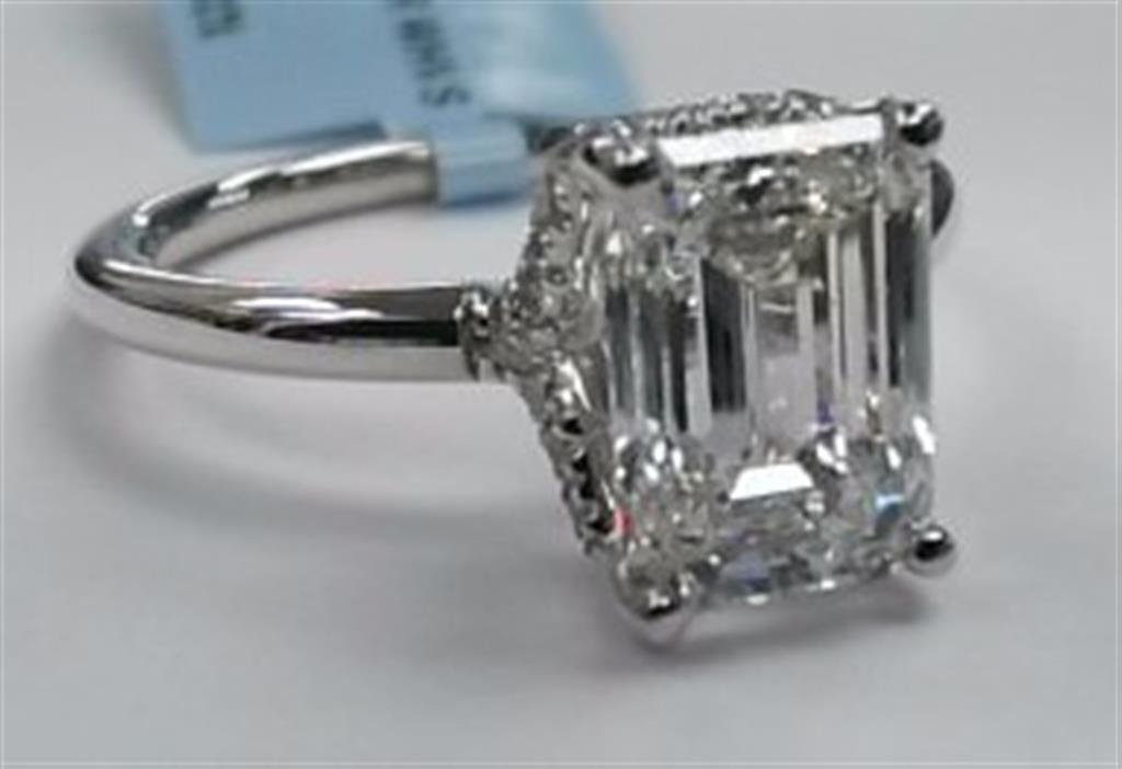 LAB GROWN DIAMOND ENGAGEMENT RING