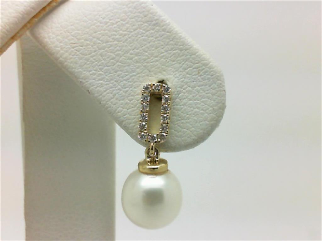 Pearl Earring