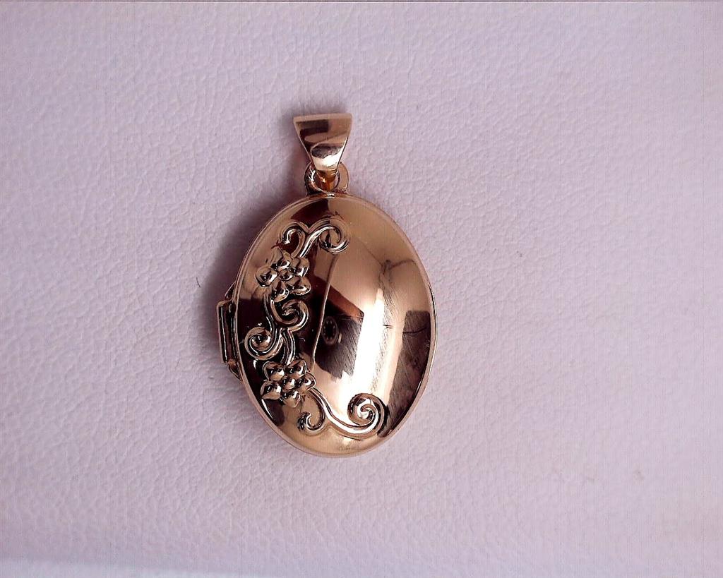 Gold Pendants / Charm