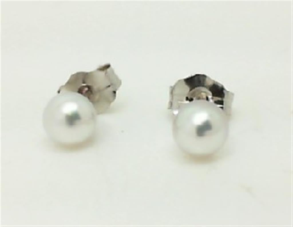 Pearl Earring