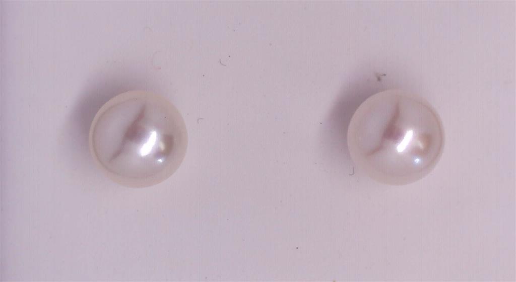 Pearl Earring