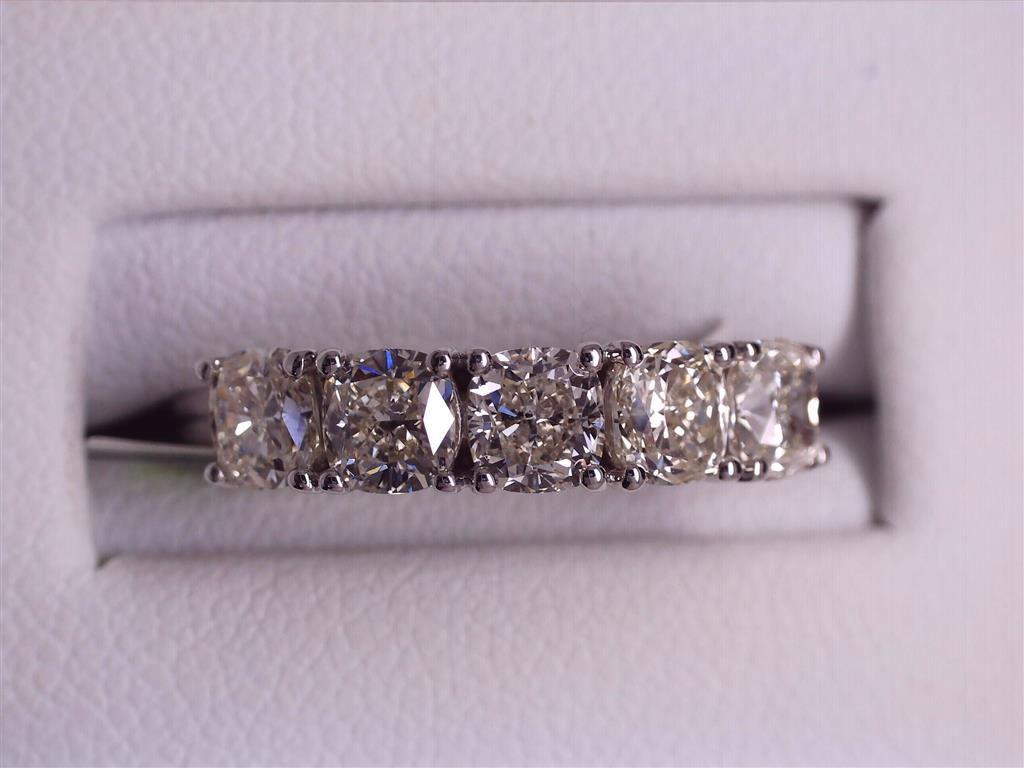 Diamond Wedding Bands - Women'