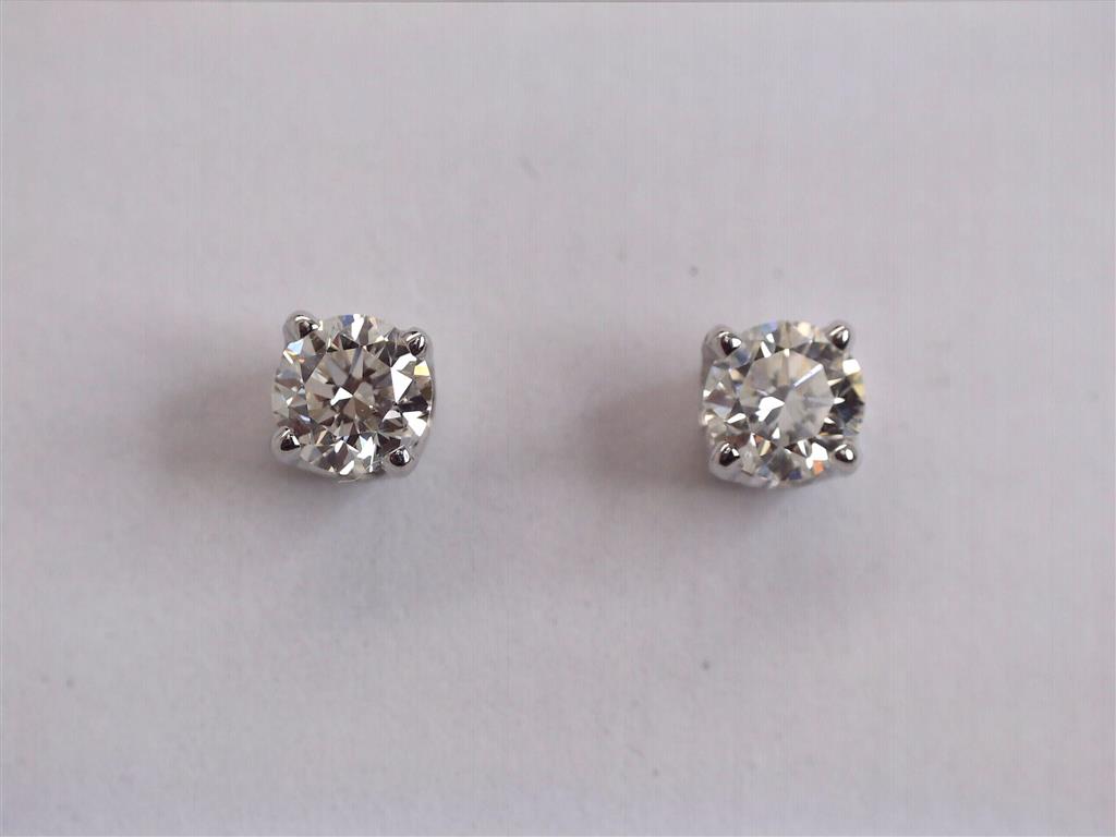 Diamond Stud Earring
