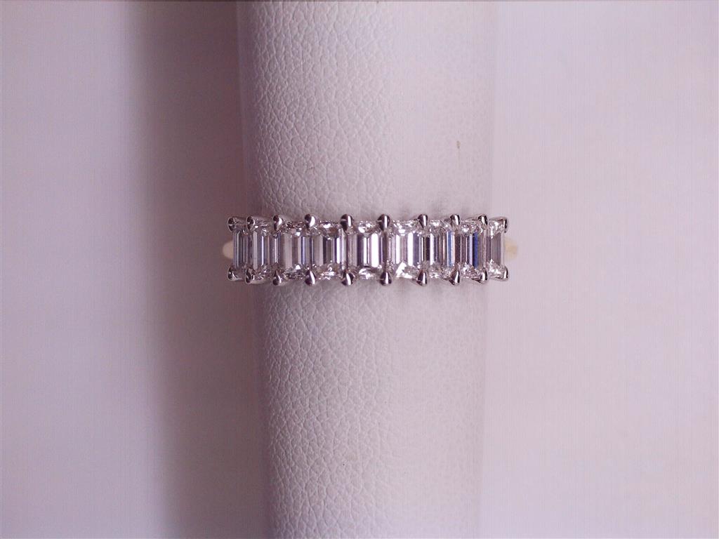 Diamond Wedding Bands  -  Women'