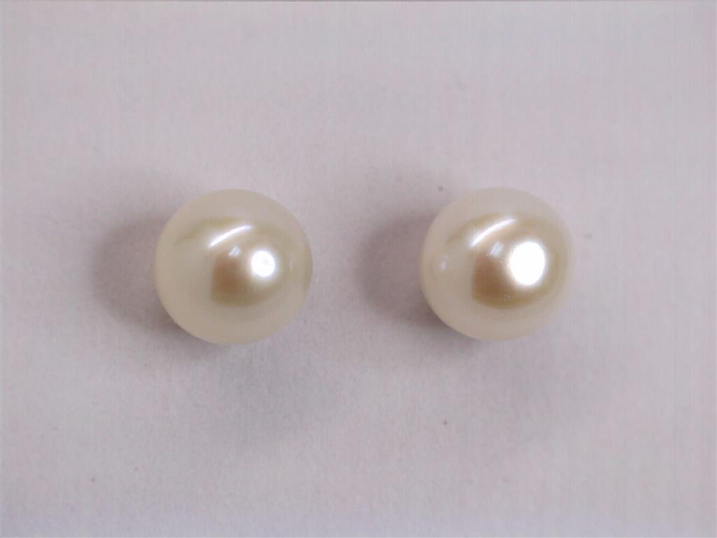 Pearl Earring