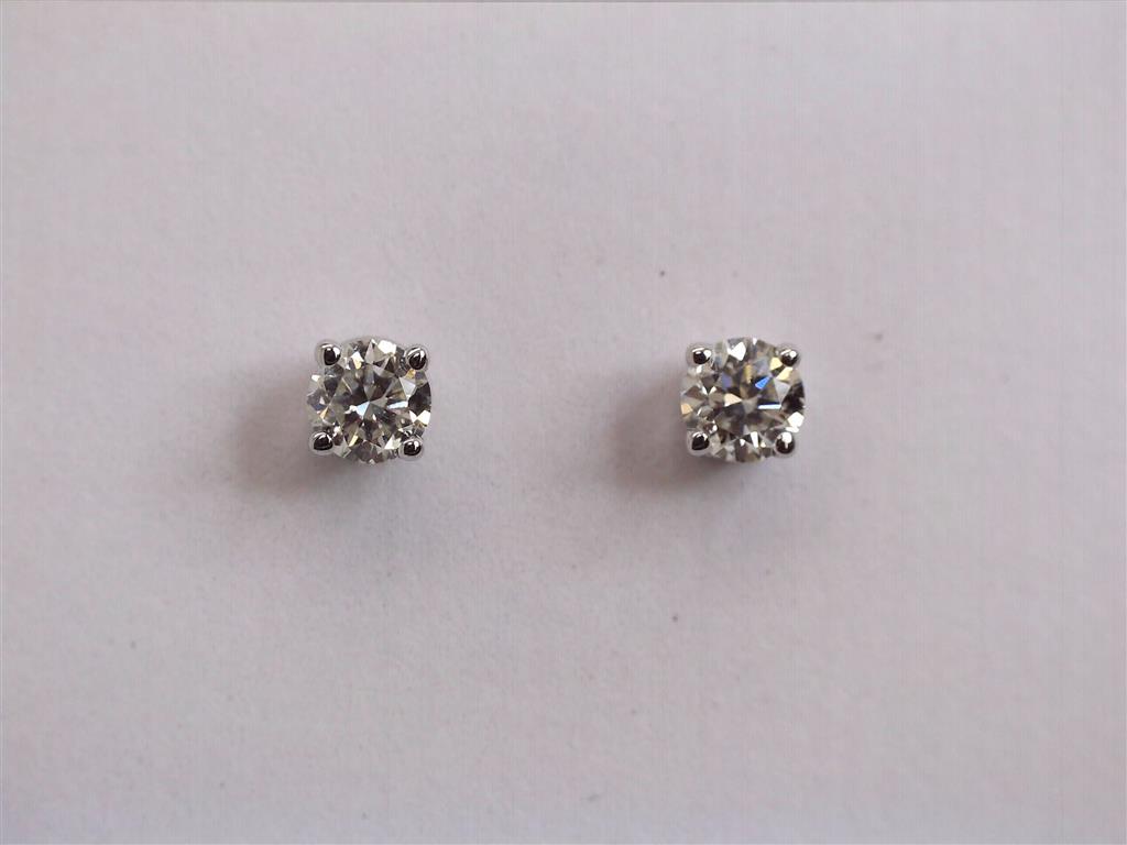 Diamond Stud Earring