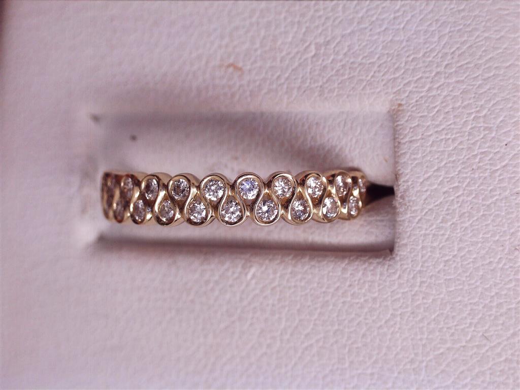 Diamond Wedding Bands  -  Women'