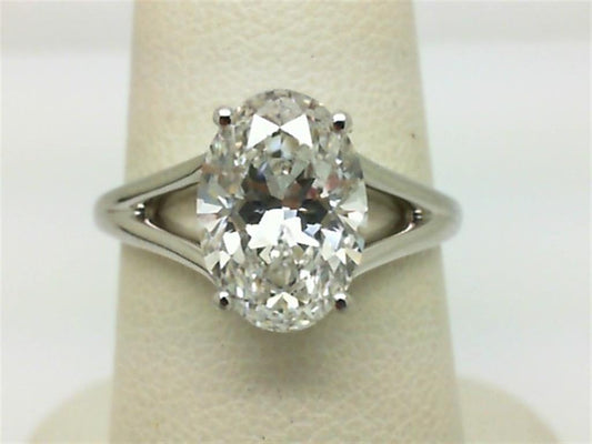 LAB GROWN DIAMOND ENGAGEMENT RING