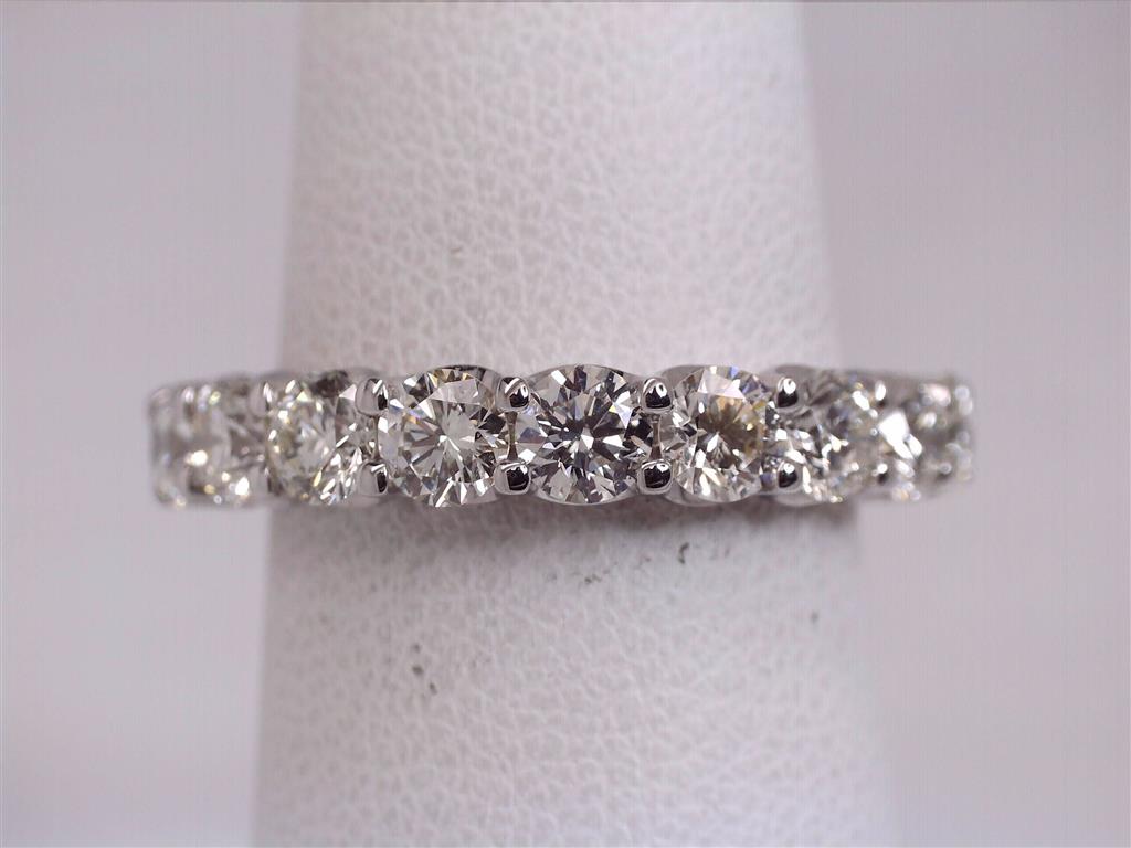 Diamond Wedding Bands  -  Women'