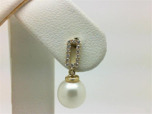 Pearl Earring
