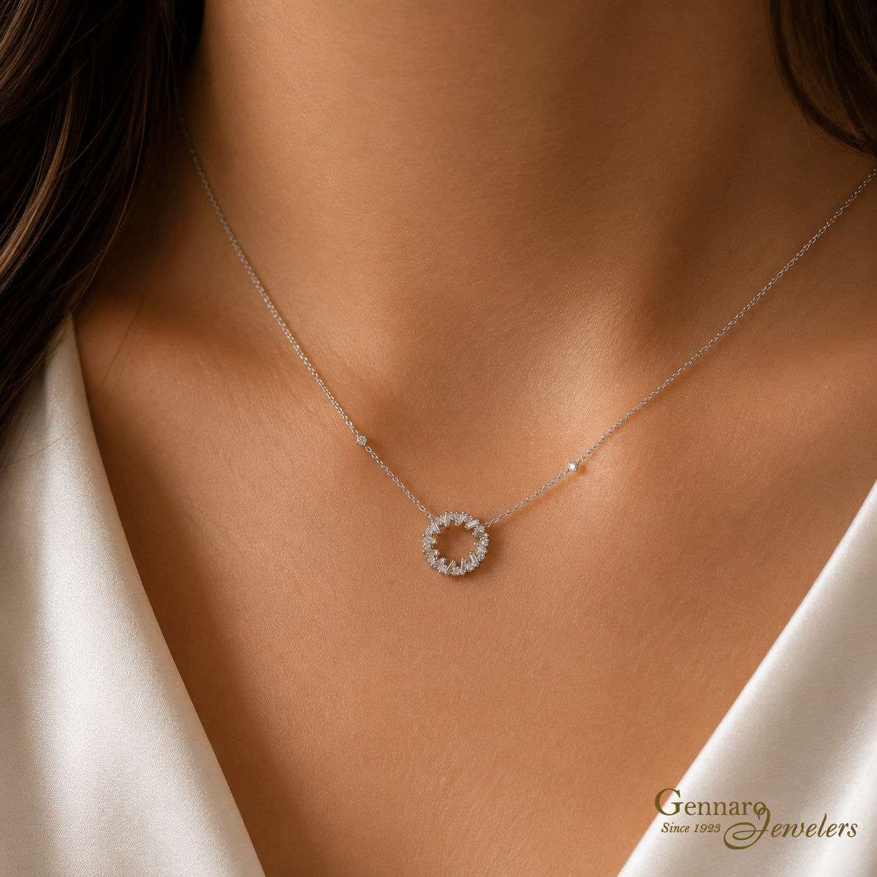 18K White Gold Diamond Circle Necklace