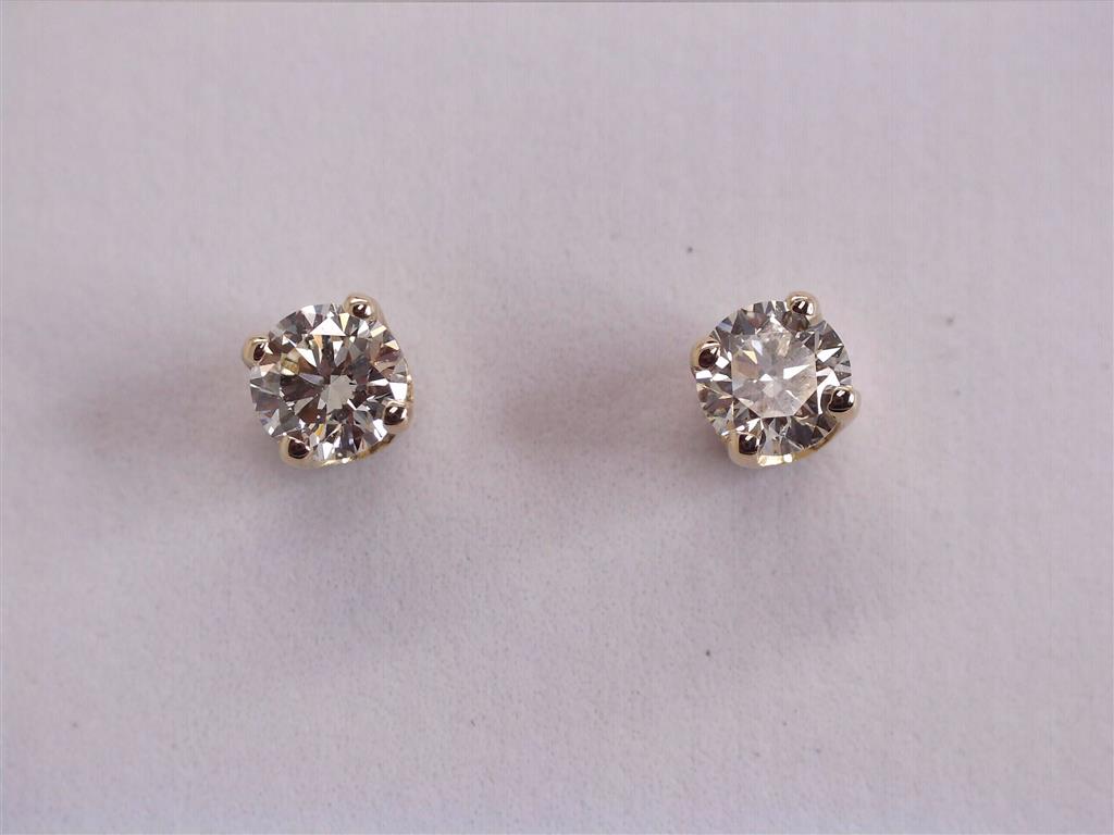 Diamond Stud Earring