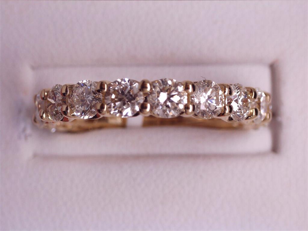 Diamond Wedding Bands  -  Women'